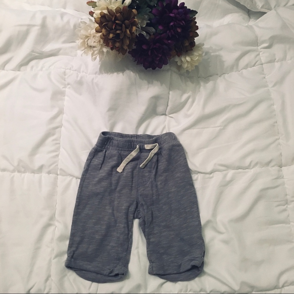 Old navy soft shorts with elastic waist - size 5T